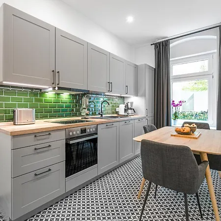 The Rother - Group Flat In Berlin, Family-friendly, 2br, 2- 4 Guests
